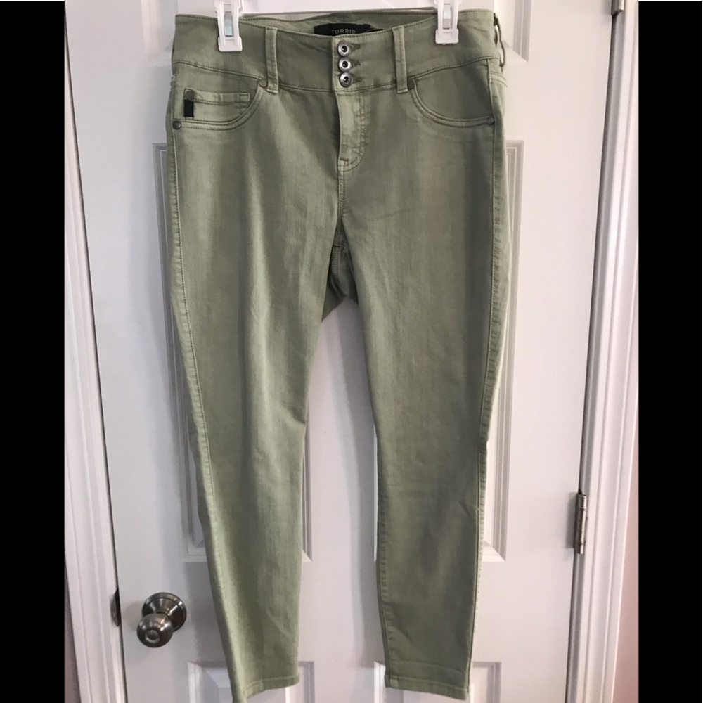 Torrid celery green denim capris size 12